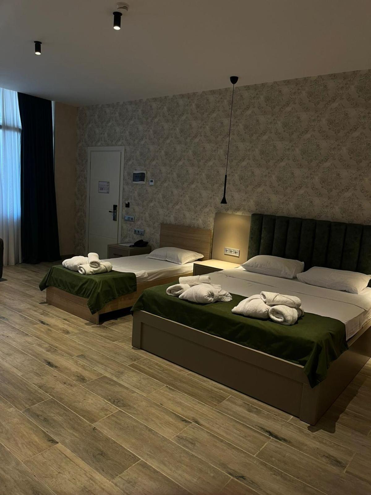 Emerald Hotel Batumi Exterior foto